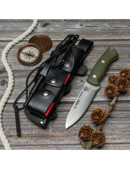 Bushcrafter Knife brand Cudeman model...