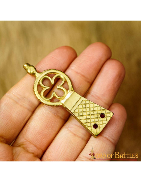 Set of 5 brass tips for belt, Clover...