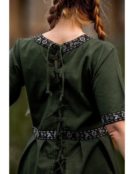 Medieval dress woman Enin