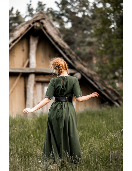 Medieval dress woman Enin