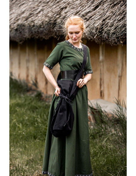 Medieval dress woman Enin