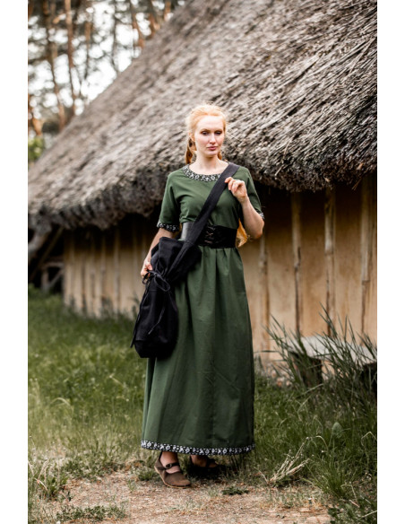 Medieval dress woman Enin