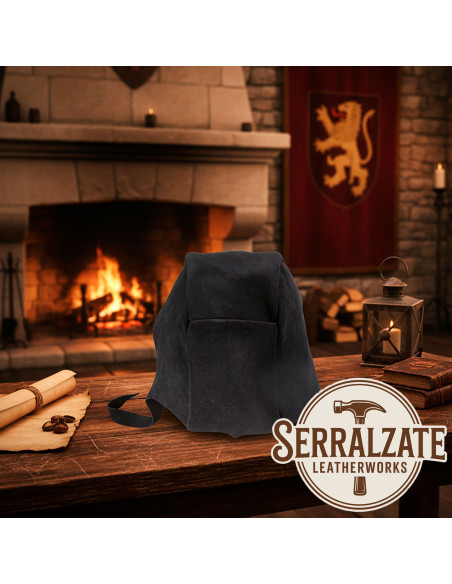 Medieval leather capelet model Lope,... Medieval leather capelet model Lope,...