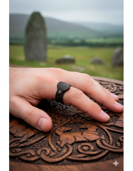 Celtic Lugh Leather Ring - Green