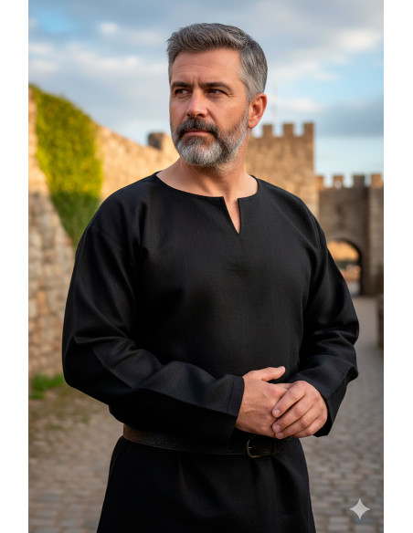 Medieval Dakan tunic in black