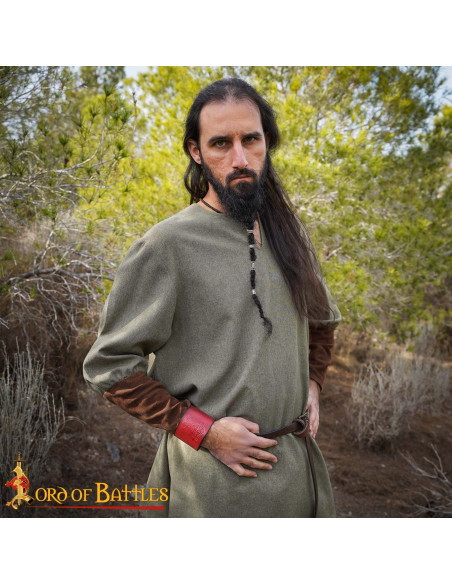 Medieval leather bracelet with Thor's... Medieval leather bracelet with Thor's...