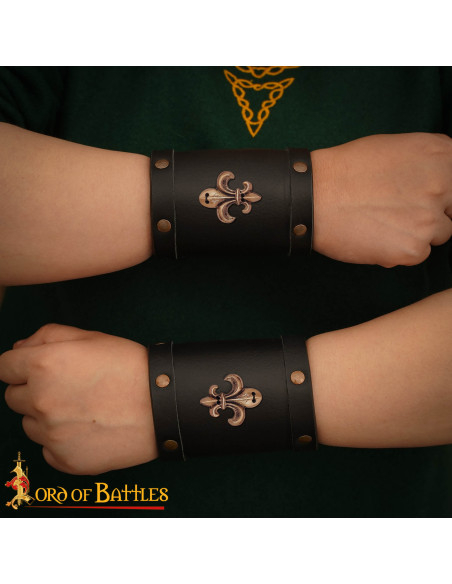 Set of 3 medieval ornaments with... Set of 3 medieval ornaments with...