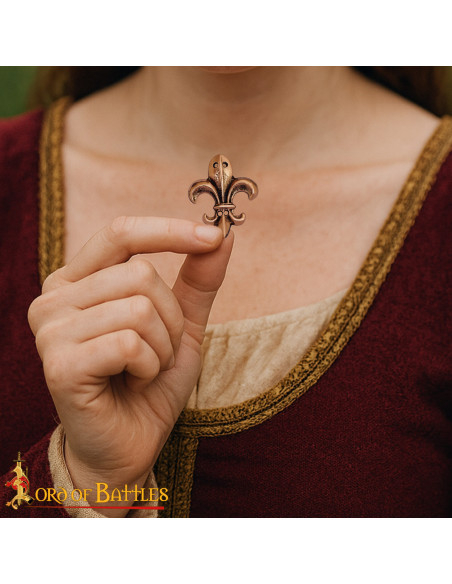 Set of 3 medieval ornaments with... Set of 3 medieval ornaments with...