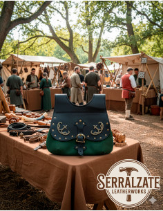 Celtic-Medieval Gareth Bag in black-bottle green