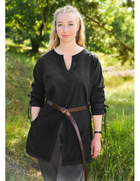 Medieval brown tunic model Yrsa, worn... Medieval brown tunic model Yrsa, worn...