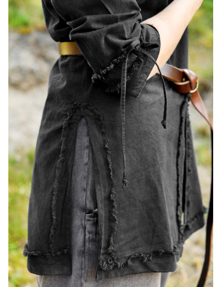 Medieval brown tunic model Yrsa, worn... Medieval brown tunic model Yrsa, worn...