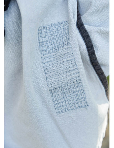 Medieval gray worn-out tunic model... Medieval gray worn-out tunic model...