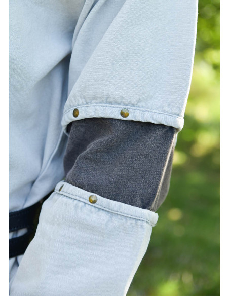 Medieval gray worn-out tunic model... Medieval gray worn-out tunic model...