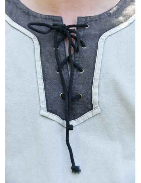 Medieval gray worn-out tunic model... Medieval gray worn-out tunic model...