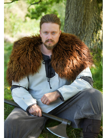 Medieval gray worn-out tunic model... Medieval gray worn-out tunic model...