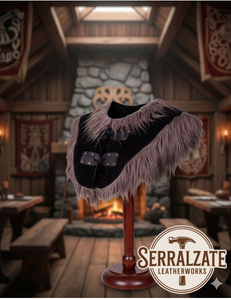 Evaristo Collar Black Cape with Gray Fur