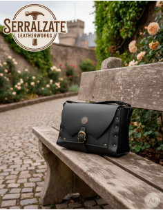 Explorer Bag, crossbody style, in black