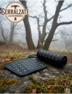 Reinforced Medieval Bracelets Evan in black 2