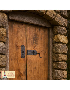 Hand-forged rustic latch for doors 2
