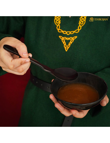 Set of 2 medieval horns made from ox... Set of 2 medieval horns made from ox...