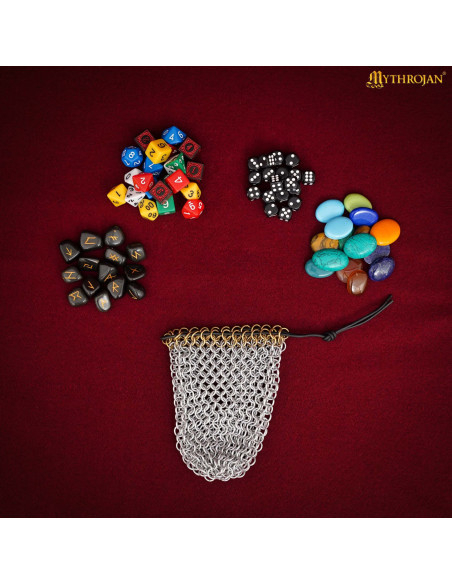 Lemur bag in aluminum chainmail with... Lemur bag in aluminum chainmail with...