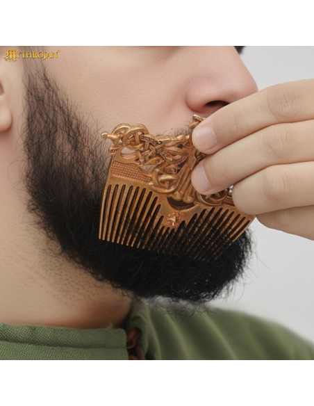 Viking comb in bronze with leather... Viking comb in bronze with leather...