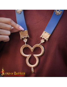 Medieval bronze pendant with a four-leaf clover amulet... 2