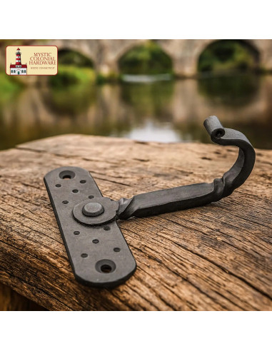 Hand-forged rustic wall support (11x9.9 cm.)