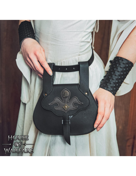 Medieval belt bag in black leather... Medieval belt bag in black leather...