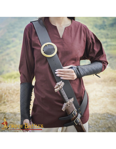 Round Medieval Buckle in Brass (9.5 cm) Round Medieval Buckle in Brass (9.5 cm)