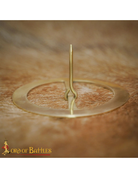 Round Medieval Buckle in Brass (9.5 cm) Round Medieval Buckle in Brass (9.5 cm)