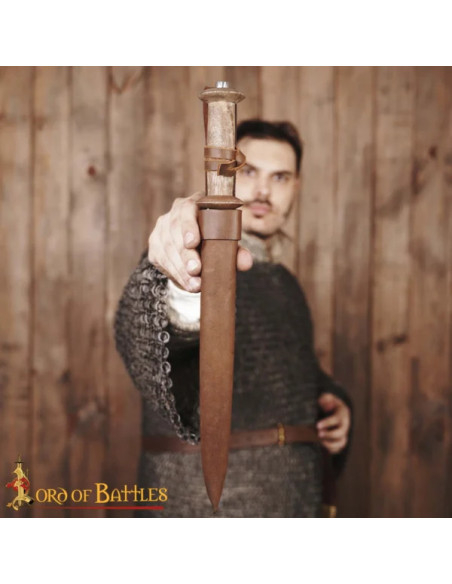 Medieval Rondel: Wooden Grip and... Medieval Rondel: Wooden Grip and...