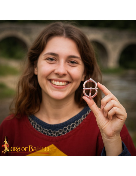 Medieval Belt Buckle in Polished Bronze