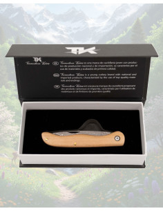 Tramuntana Damascus VG10 Knife 67 Layers Maple 2