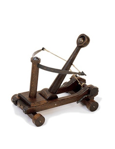 Medieval catapult (31 x 30 x 30 cms.)