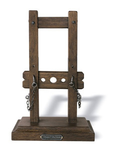Medieval pillory (28x11x18 cms.)