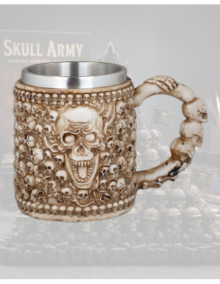 Tole10 Skull and Bones Resin Mug, 12 cm.