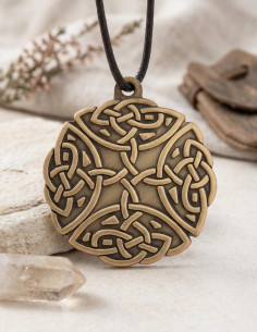 Celtic knot pendant 4 directions