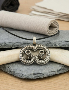 Viking horned pendant 2