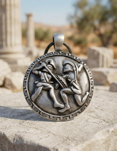 Spartans fight pendant