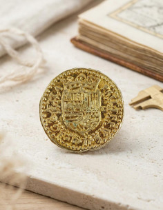 2 Escudos golden coin, 3 cms.