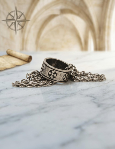 Templar ring pendant