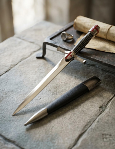 Daga helmet and Templar cross, 39 cms.