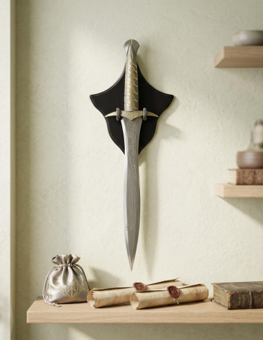 Fantastic knife with stand to hang