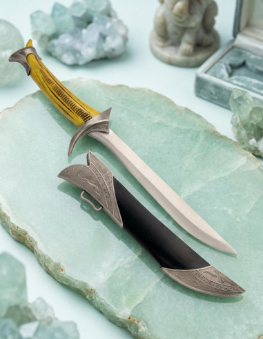 Fantastic dagger with sheath. 30 cms.