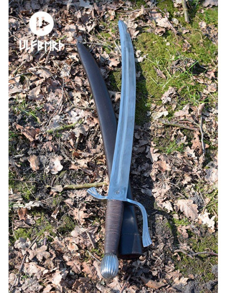 Functional falchion with scabbard