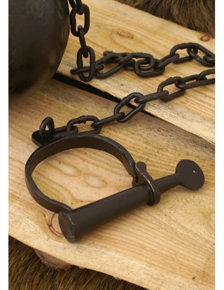 Ball and chain shackle Ball and chain shackle
