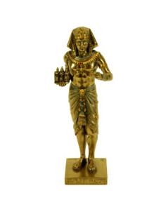 Egyptian pharaoh figure with triad