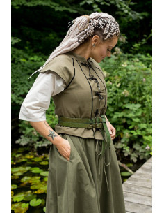 Medieval vest woman Tristan