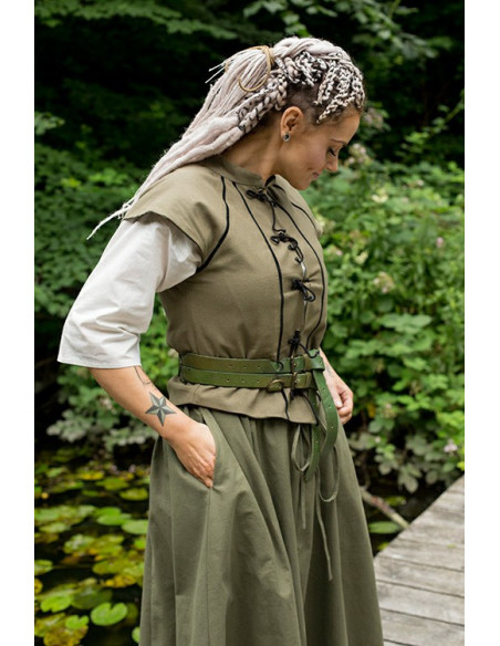 Medieval vest woman Tristan